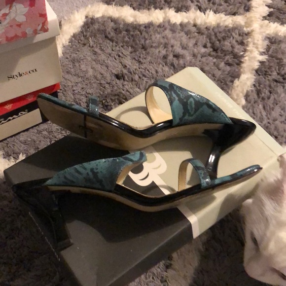 Shoes - Picture 2 of 4